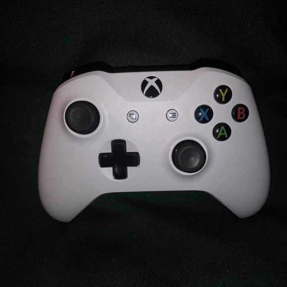 Xbox one controller - Picture 2 of 4